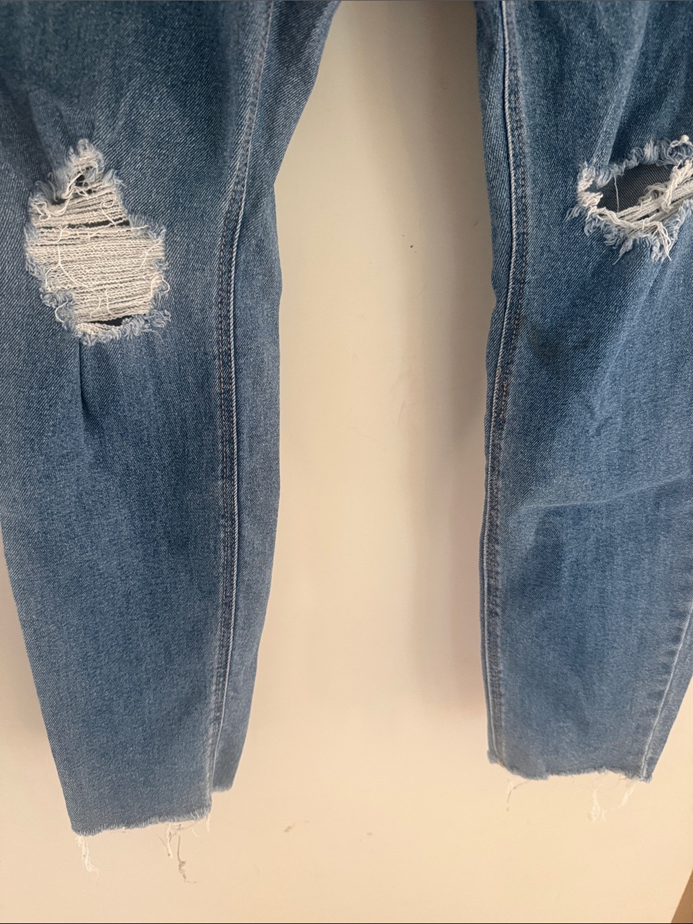 Old Navy Women's Rockstar Distressed Medium Blue Skinny Jeans Sz 14 Tall EUC - Picture 5 of 6